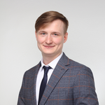 Максим Николаев