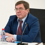 Олег Леонов